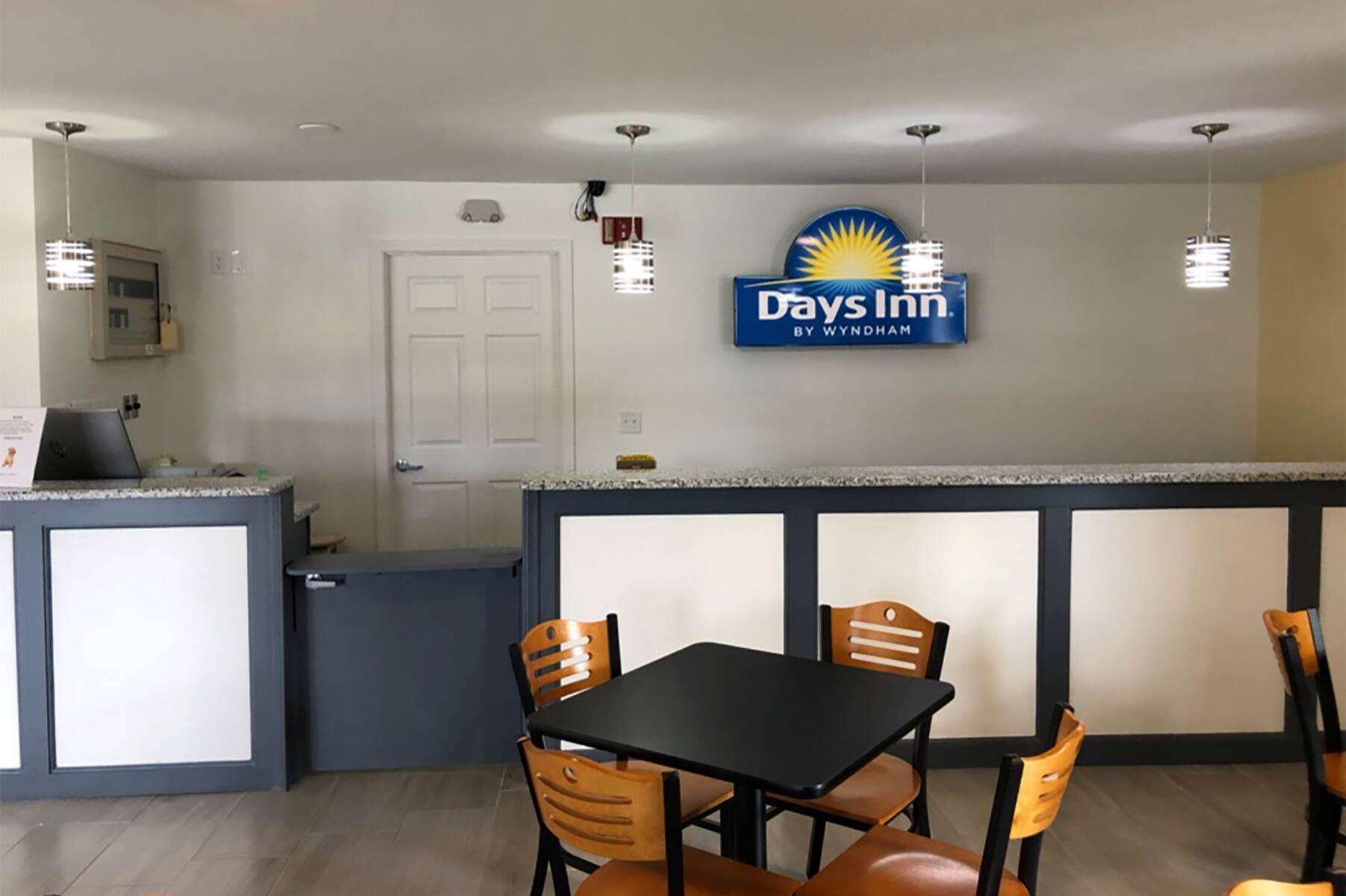 Days Inn By Wyndham Cape Carteret Near Emerald Isle Eksteriør bilde